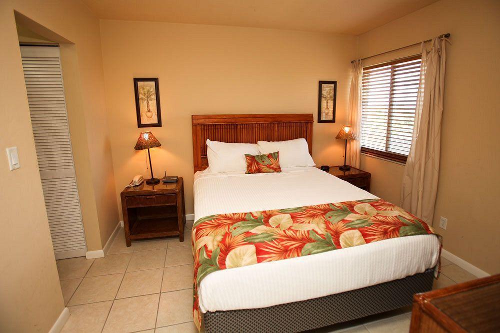 Marco Beach Vacation Suites Caxambas Екстер'єр фото