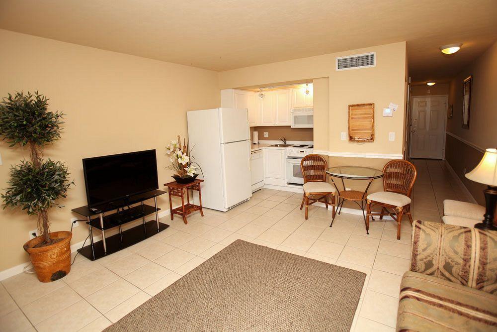 Marco Beach Vacation Suites Caxambas Екстер'єр фото