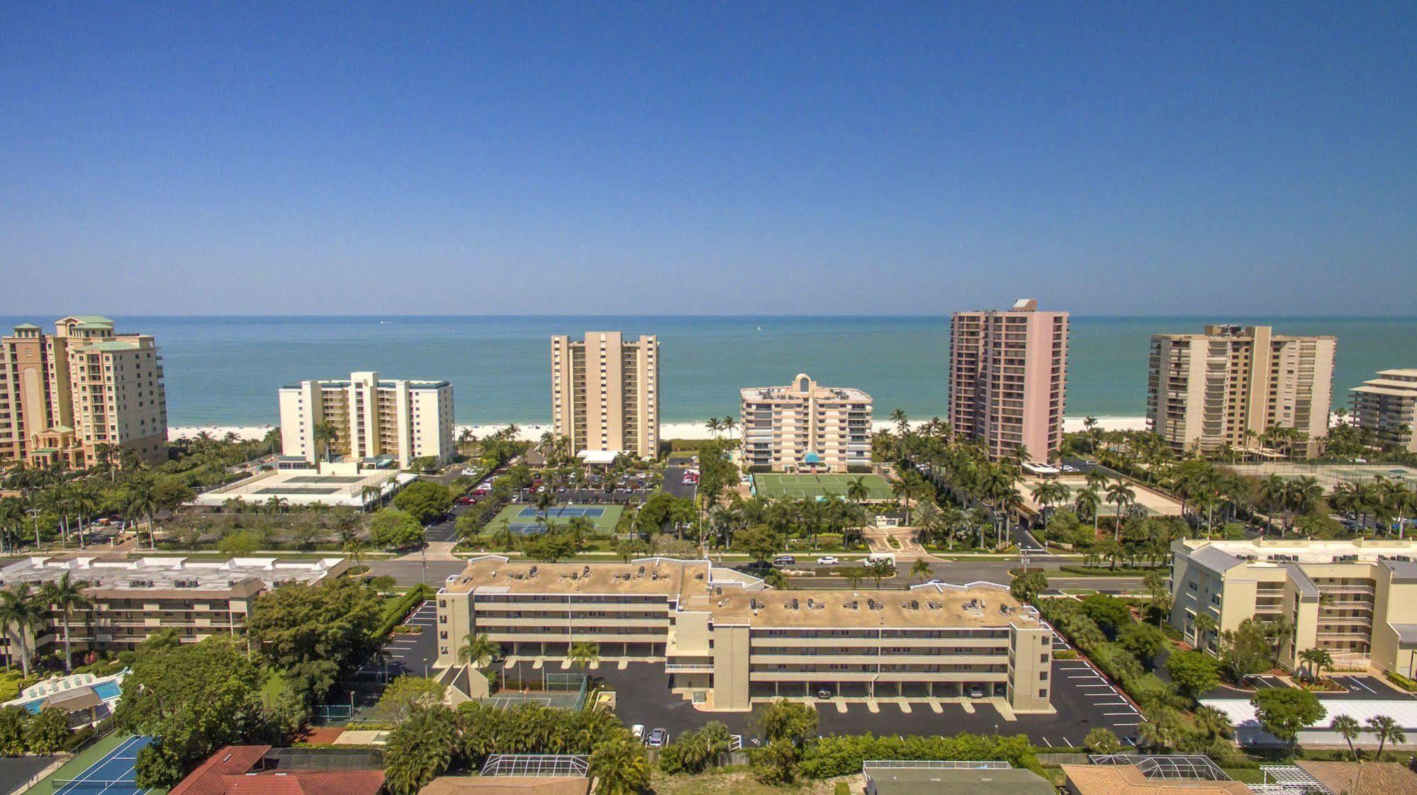 Marco Beach Vacation Suites Caxambas Екстер'єр фото